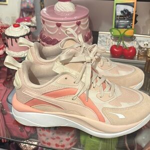 Puma Women's Beige and Peach Sneakers